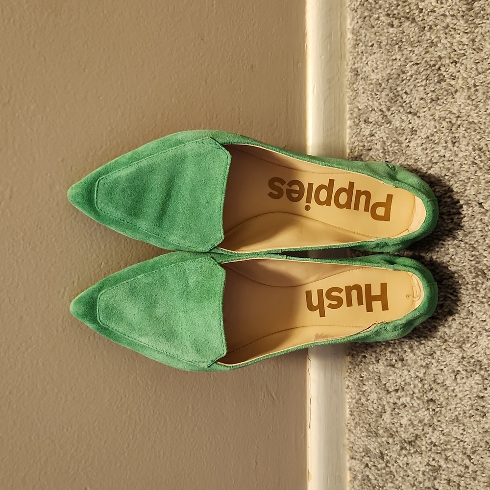 EUC Kelly green suede hush puppies 8.5